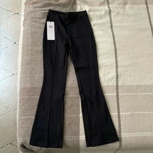 Alo Yoga High Waisted Zip-it Flare Legging 7/8 NWT